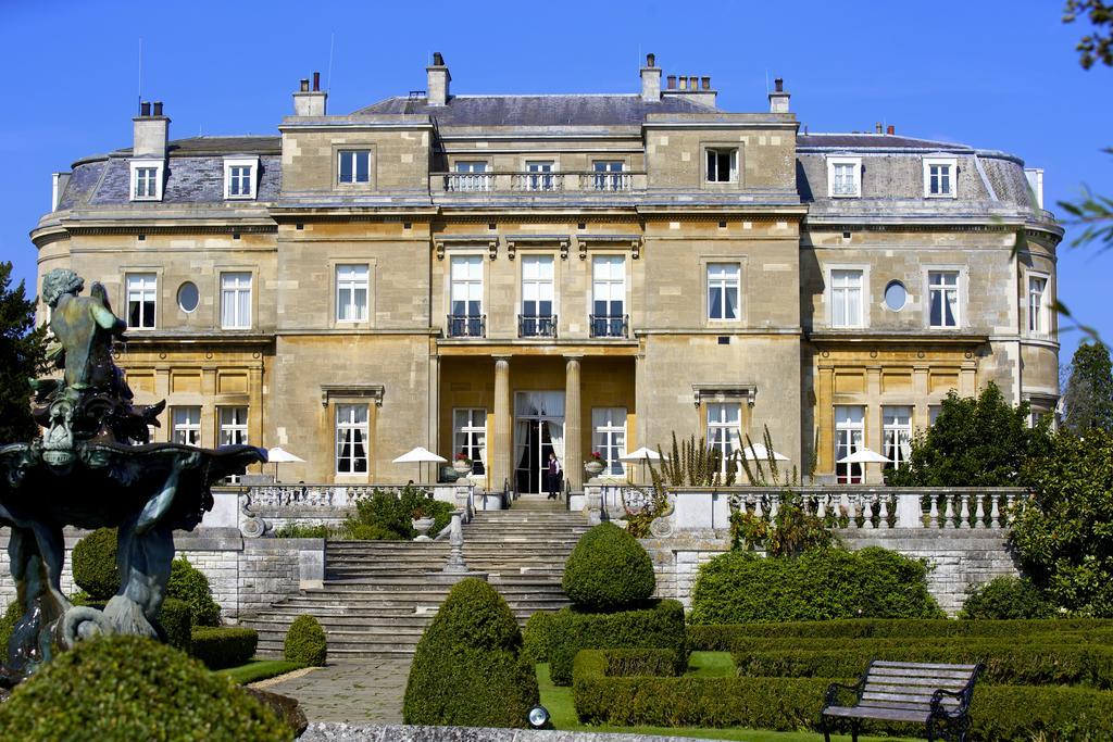 Luton Hoo Hotel, Golf And Spa Exteriér fotografie The main façade of the Royal United Hospital