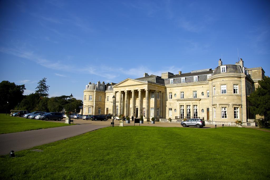 Luton Hoo Hotel, Golf And Spa Exteriér fotografie The main entrance of the hotel