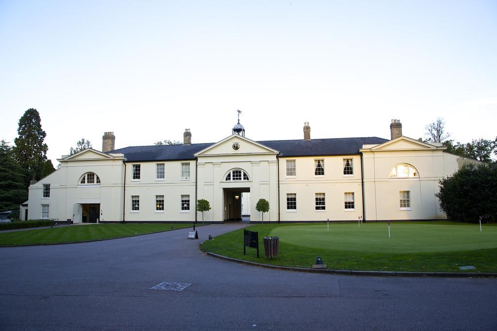 Luton Hoo Hotel, Golf And Spa Exteriér fotografie The Stable, the main entrance to the Royal Lodge