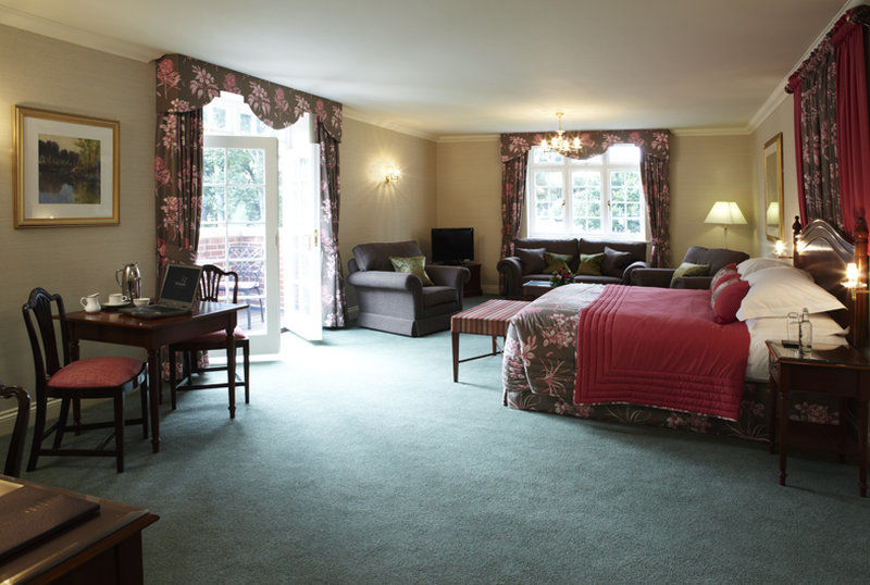 Luton Hoo Hotel, Golf And Spa Exteriér fotografie A suite at the hotel