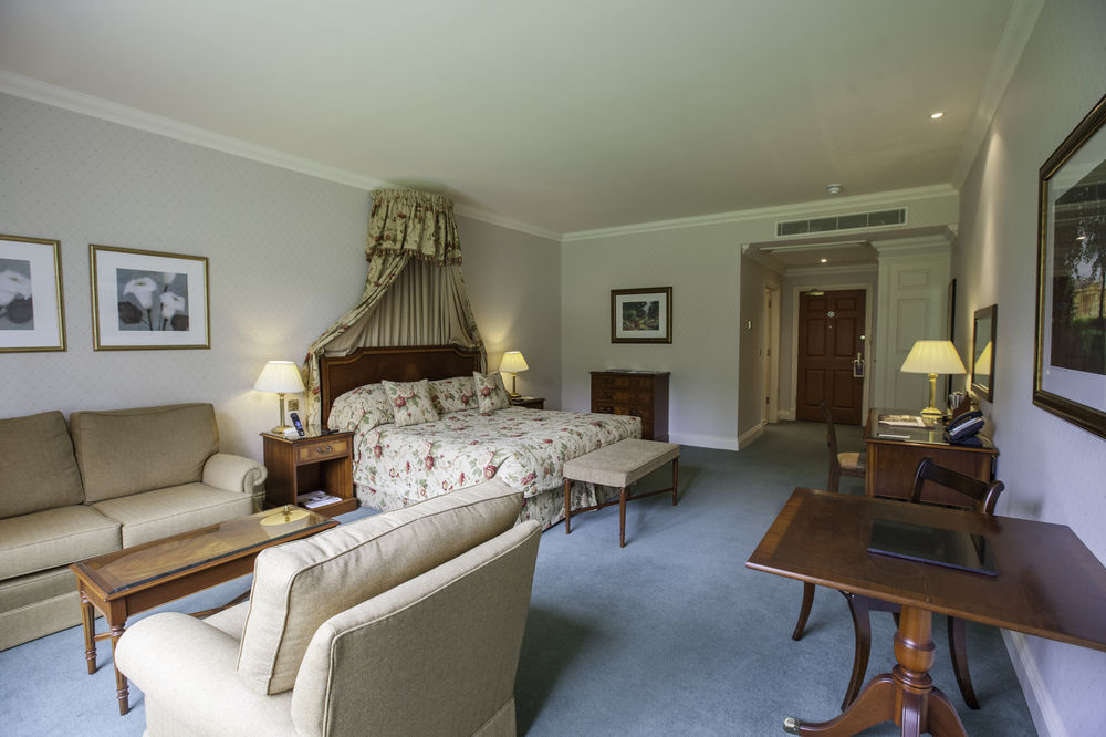 Luton Hoo Hotel, Golf And Spa Exteriér fotografie A room at the InterContinental London