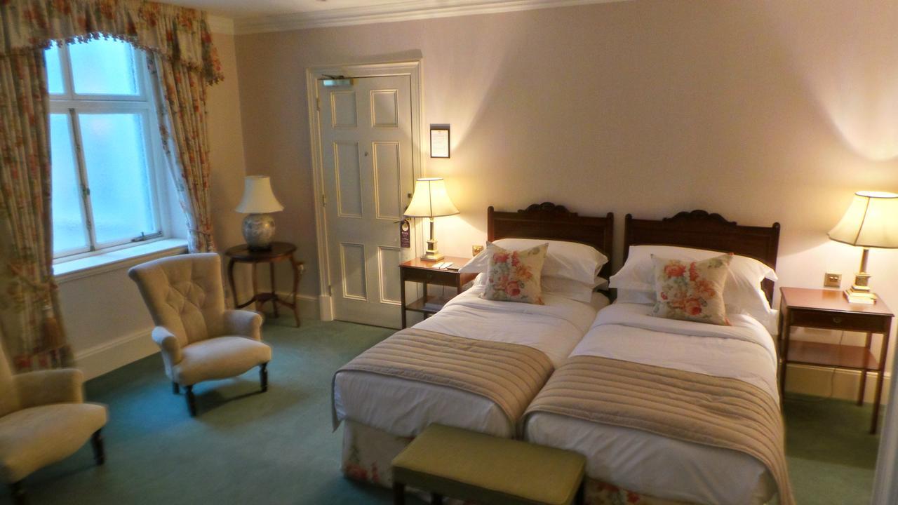 Luton Hoo Hotel, Golf And Spa Exteriér fotografie A room at the hotel